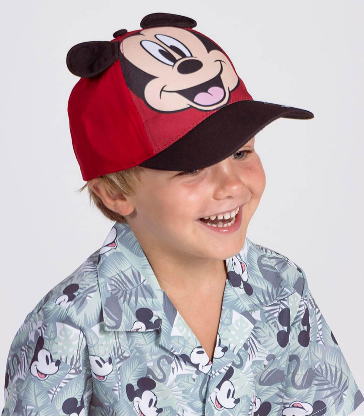ȘAPCĂ PENTRU COPII CU COZOROC ȘI APLICAȚIE MICKEY 53 CM Cerda