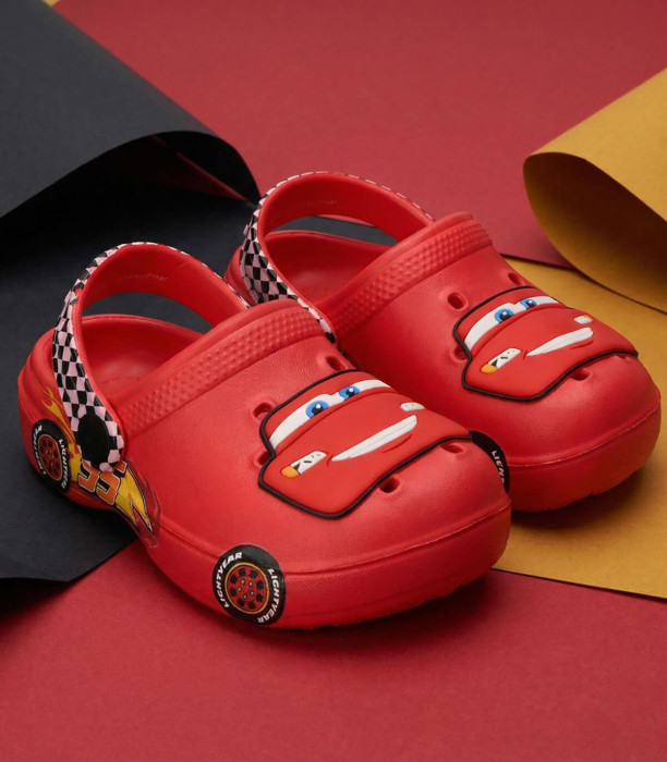 Papuci Crocs premium pentru copii cu aplicație Cars mărimi 24-31 Cerda
