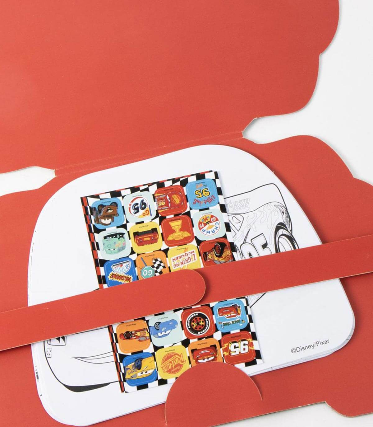 SET DE COLORAT CU PASTELE ÎN GEANTĂ DE CARTON CARS