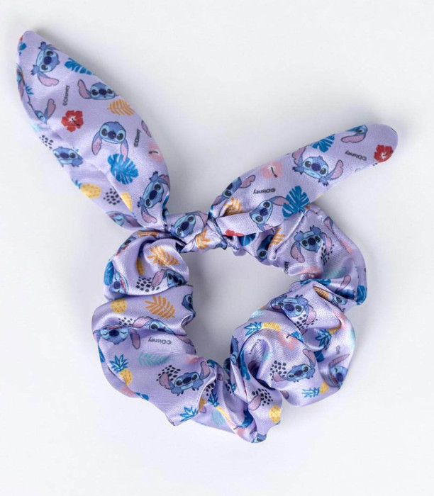 SCRUNCHIE ELASTICS WITH 2 HAIR CLIPS AND STITCH NECKLACE