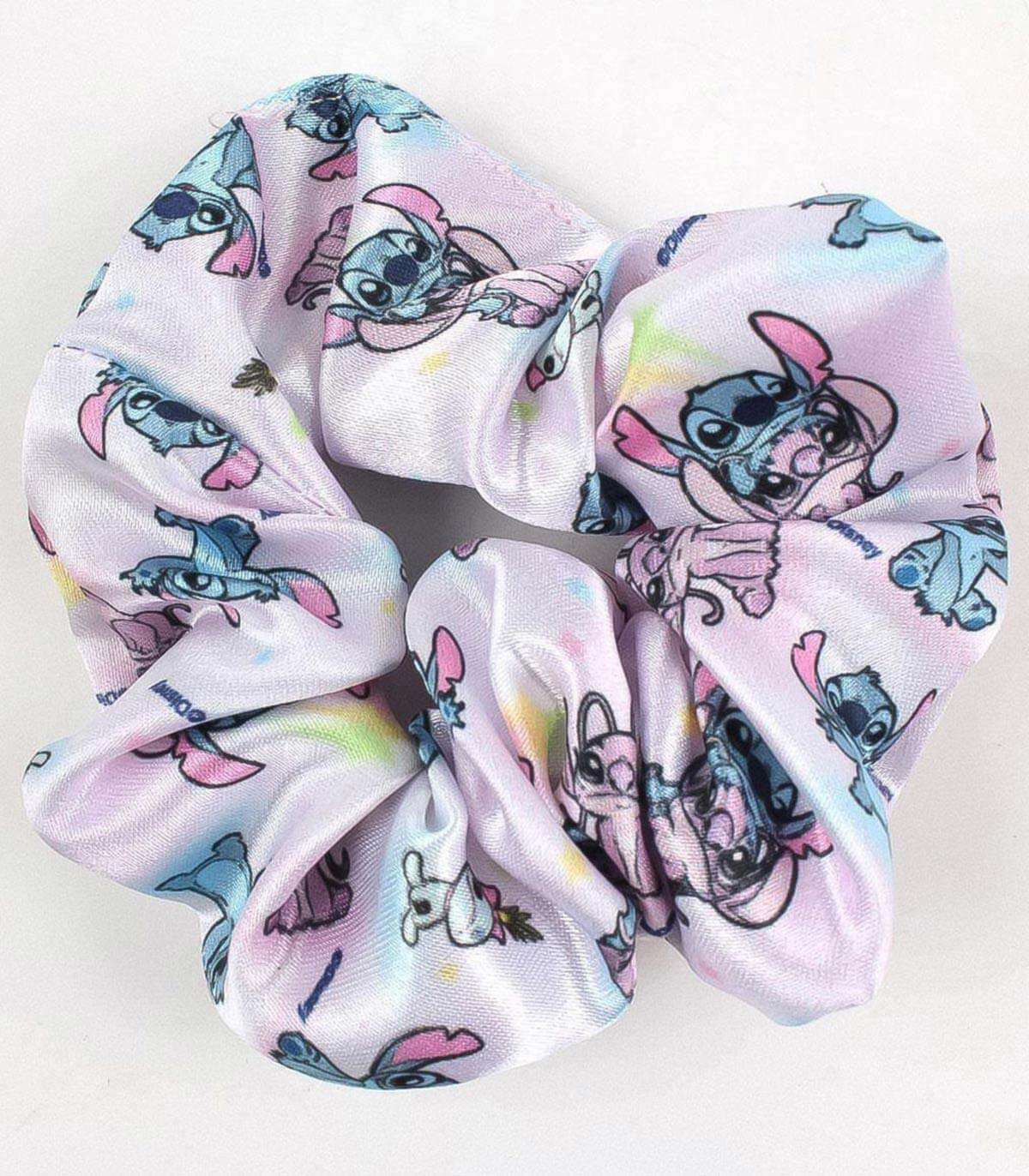 ACCESORII DE PĂR ÎNTR-O GEANTĂ MARE STITCH