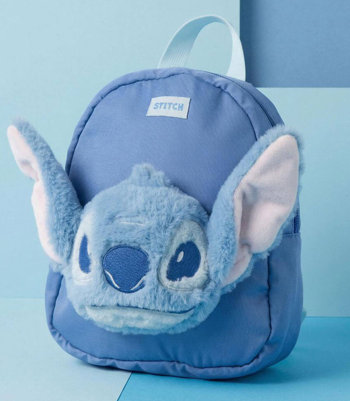 RUCSAC PENTRU GRĂDINIȚĂ CU FIGURINĂ DE PLUȘ STITCH