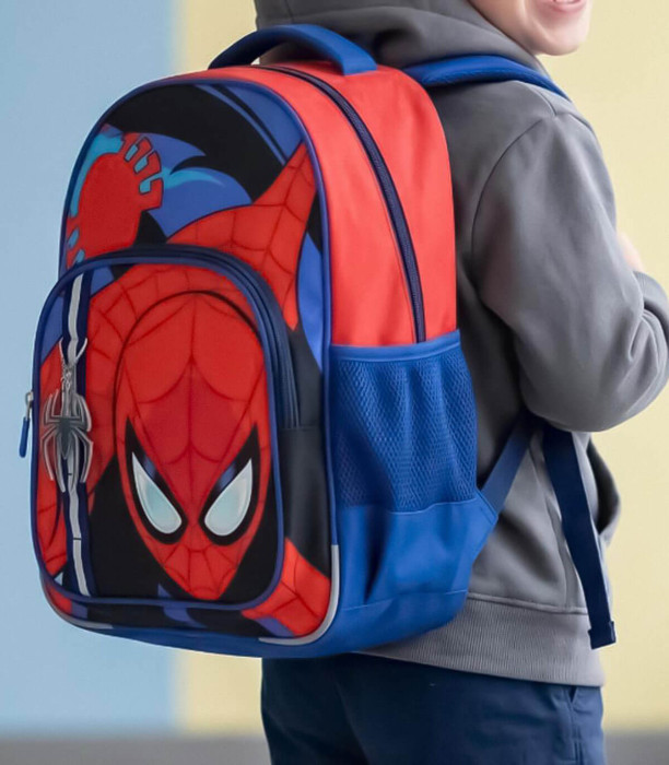 RUCSAC ȘCOLAR PENTRU COPII SPIDERMAN CU INSIGNĂ